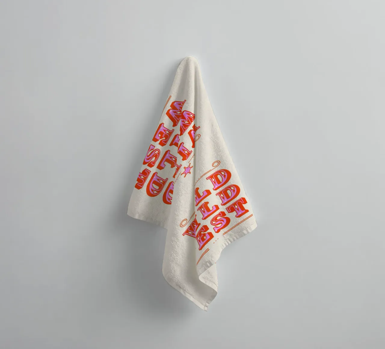 Retro Wild West Typography Art in Pink asciugamano da bagno da showmemars
