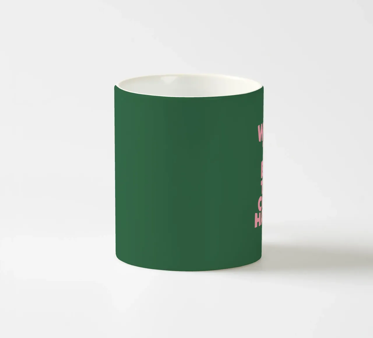 Typographie What's The Best That Could Happen en rose vert mug en céramique de THE MOTIVATED TYPE