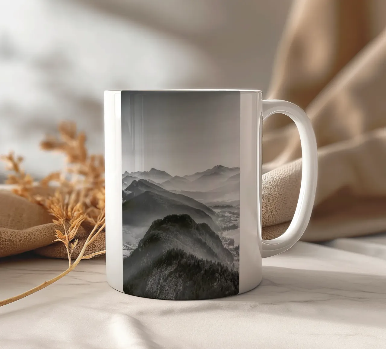 Balloon Ride over the Alps 3 tazza in ceramica da Nur Mut