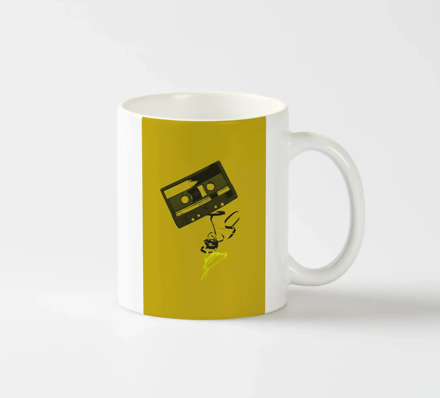 Oldskool 2 ceramic mug by Evita Witzenhausen