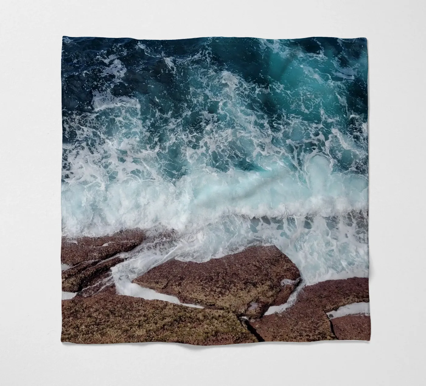 Erosion fleece blanket by Estelle Création