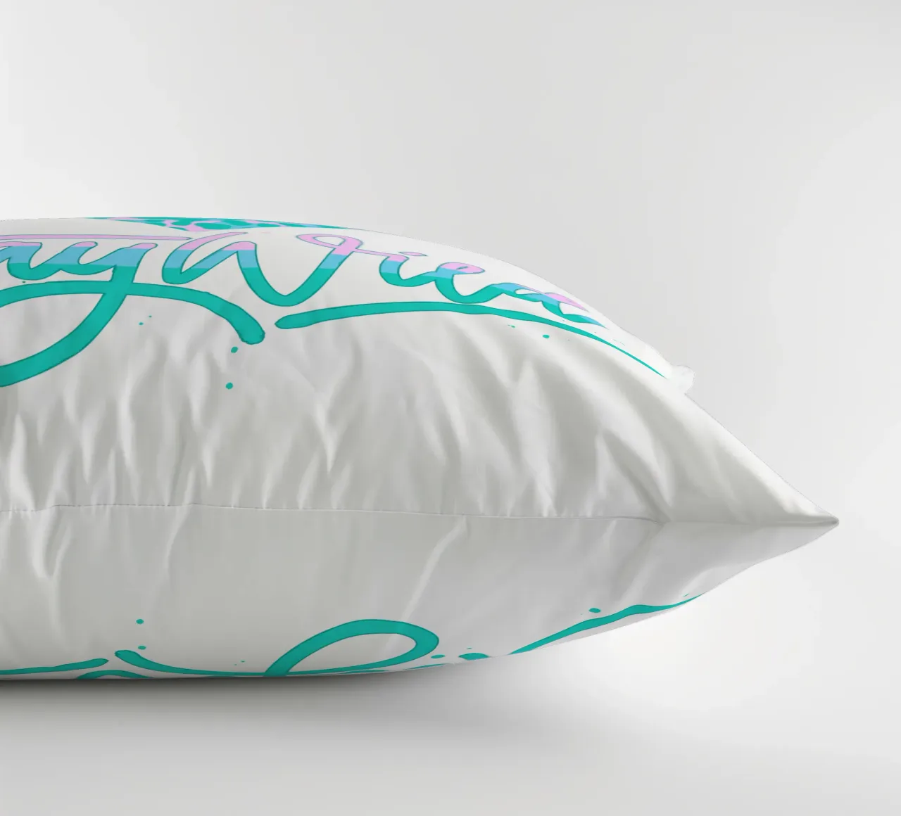 Rester sauvage. Devise de la vie. Cœur avec motif léopard. coussin de CalliLetters