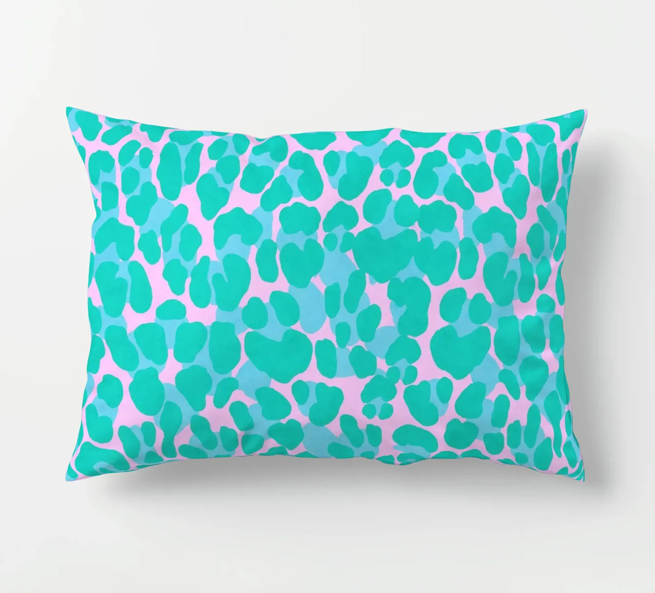 Rester sauvage. Devise de la vie. Cœur avec motif léopard. coussin de CalliLetters