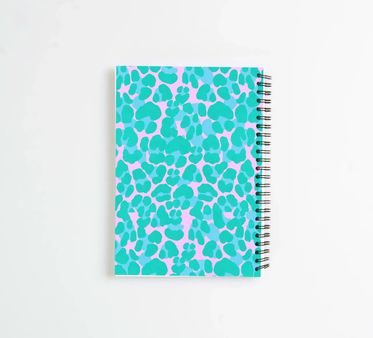 Rester sauvage. Devise de la vie. Cœur avec motif léopard. carnet à spirale de CalliLetters