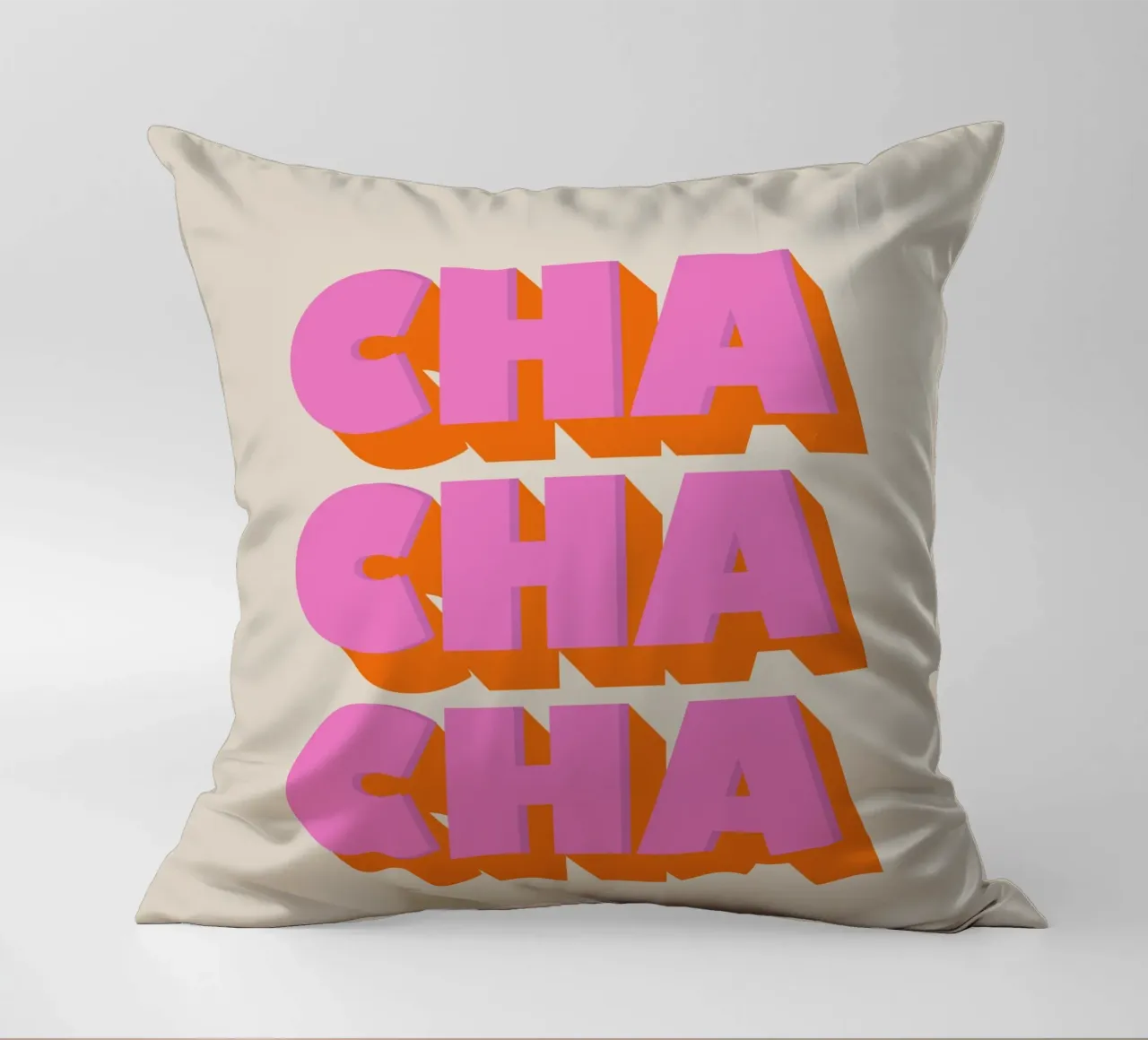Retro "Cha Cha Cha" Typography Art Print In Pink And Orange cuscino da showmemars