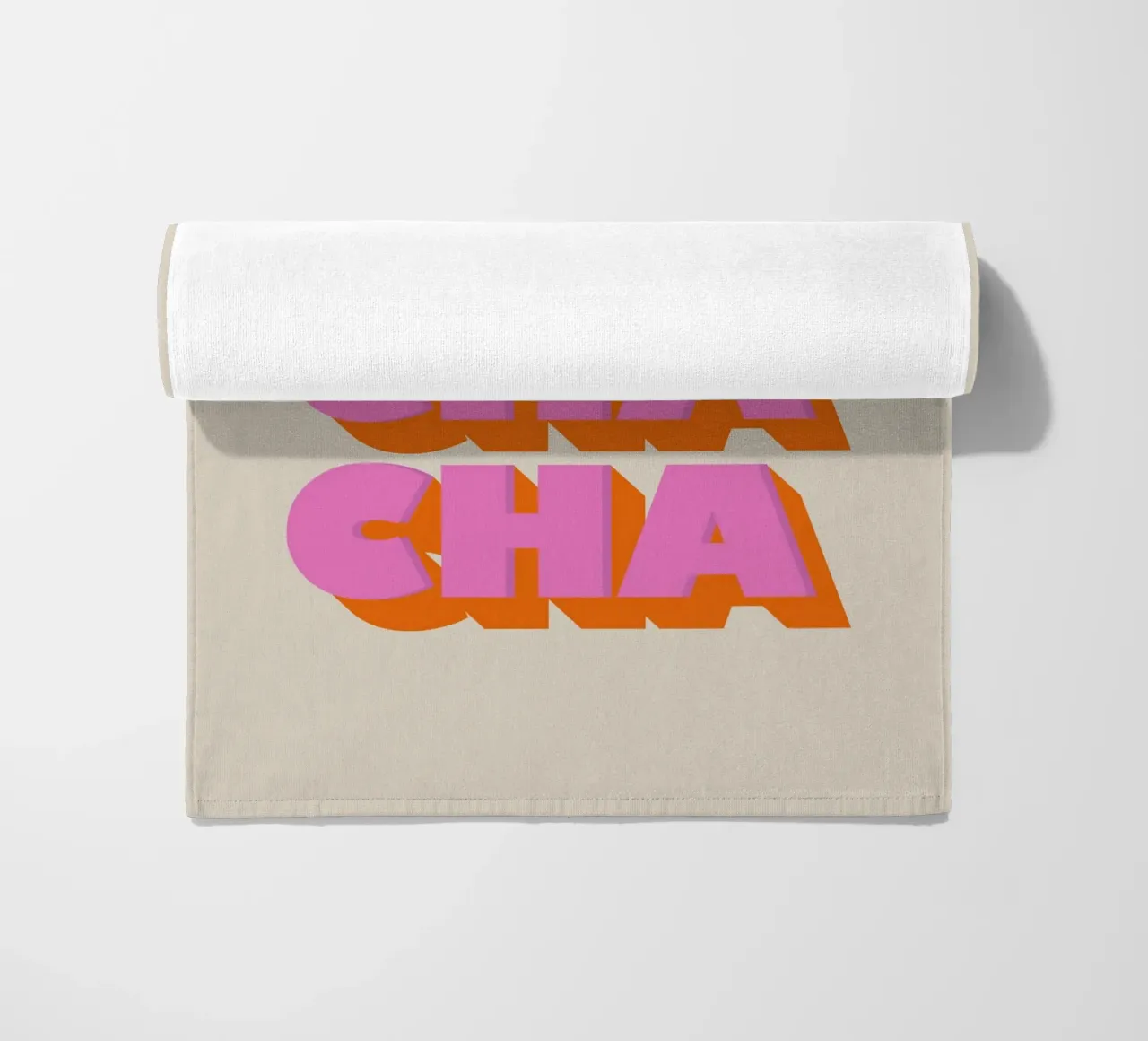 Retro "Cha Cha Cha" Typography Art Print In Pink And Orange serviette de plage de showmemars