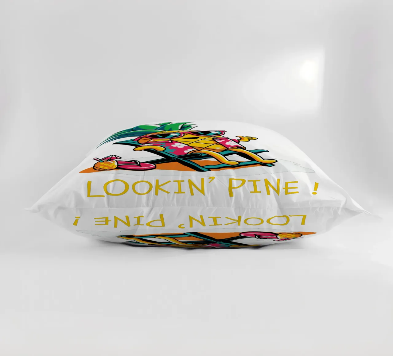 LOOKIN' PINE! cuscino da edsonramosart