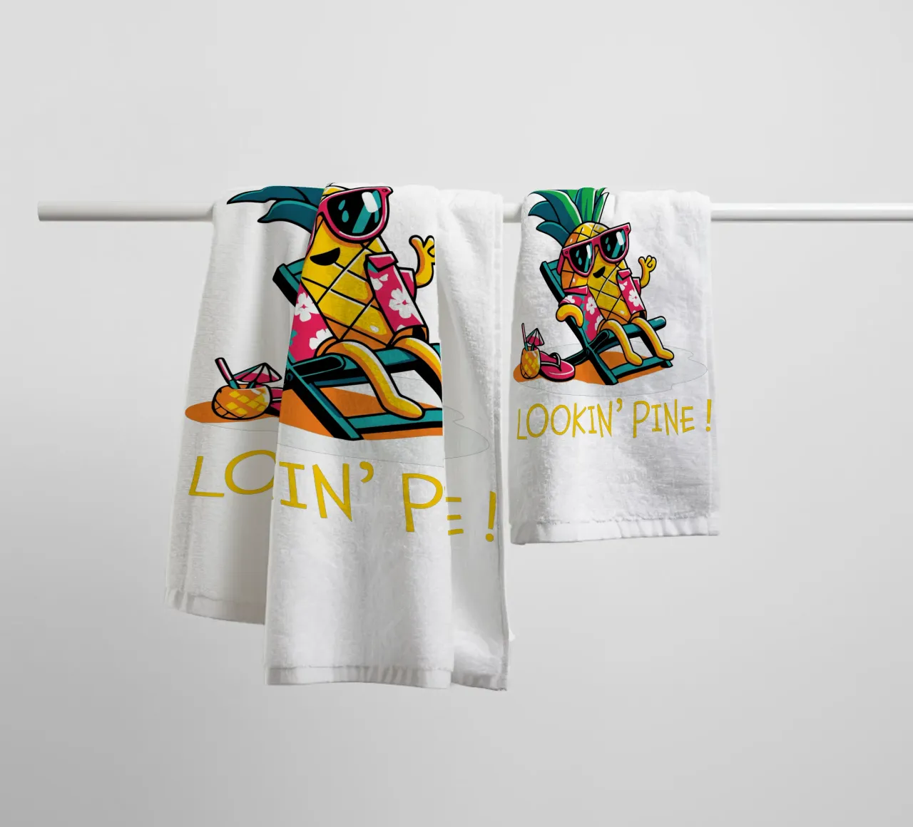 LOOKIN' PINE! asciugamano da bagno da edsonramosart