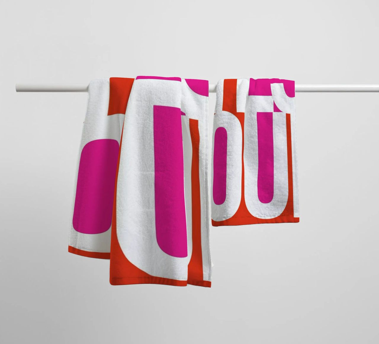 Oui! Handtuch von Bo Lundberg