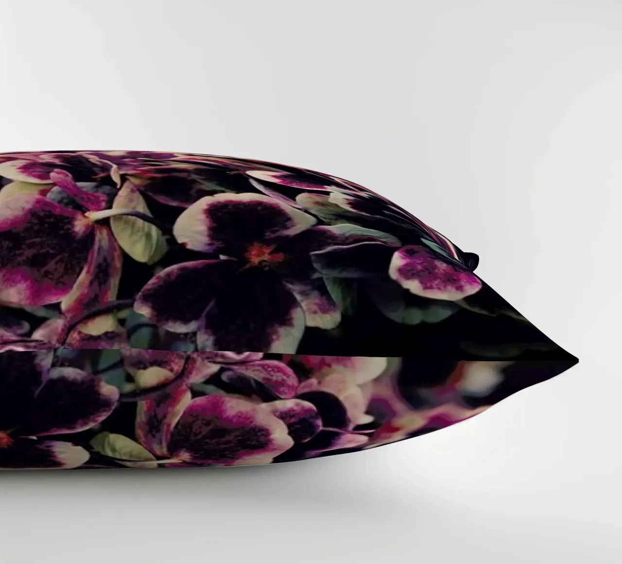 Deep Purple cuscino da Ingrid Beddoes