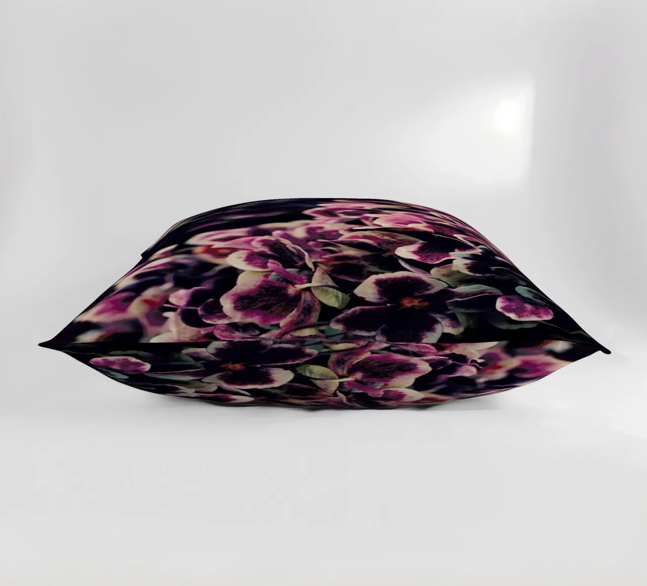 Deep Purple cuscino da Ingrid Beddoes