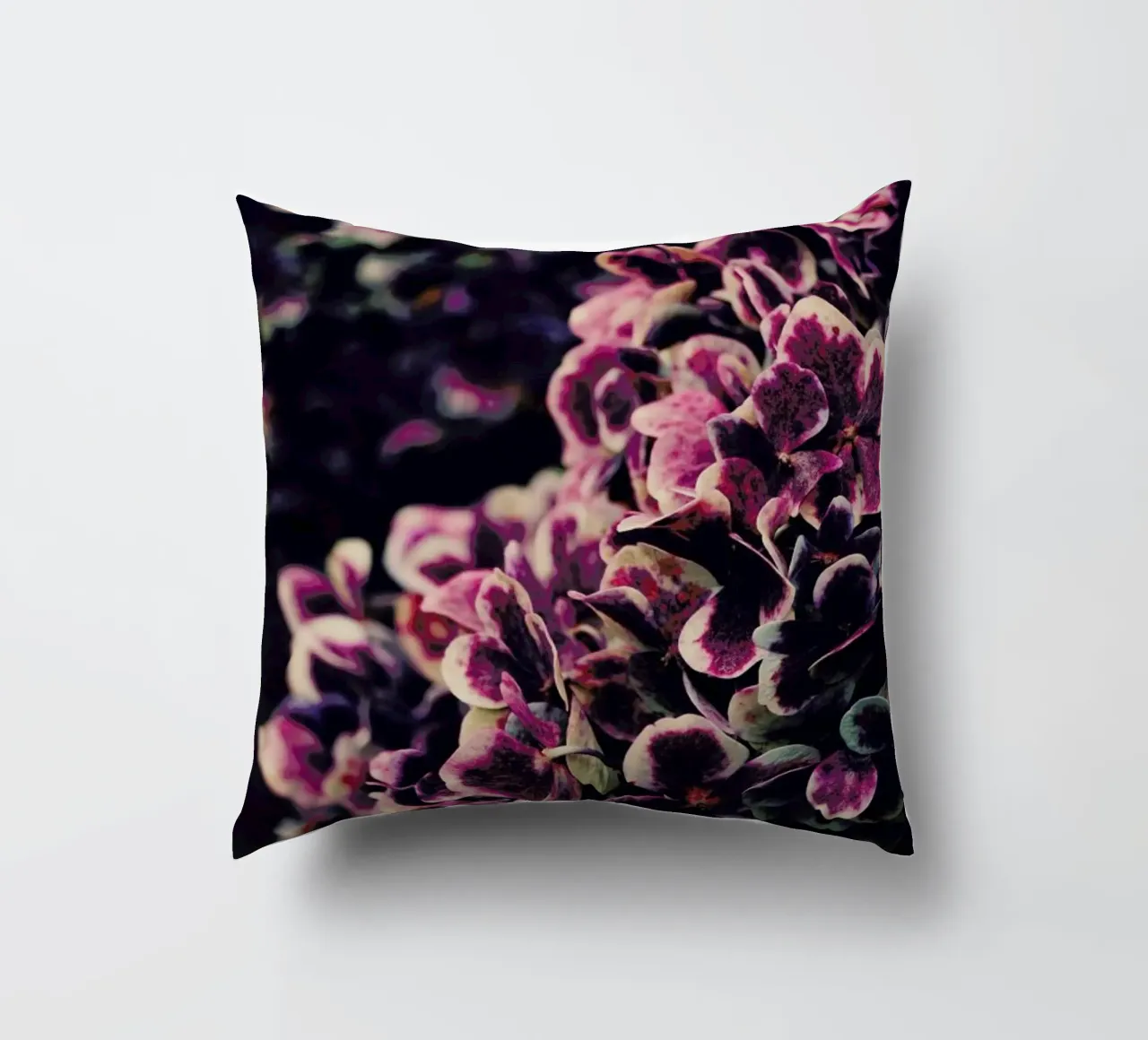 Deep Purple cuscino da Ingrid Beddoes