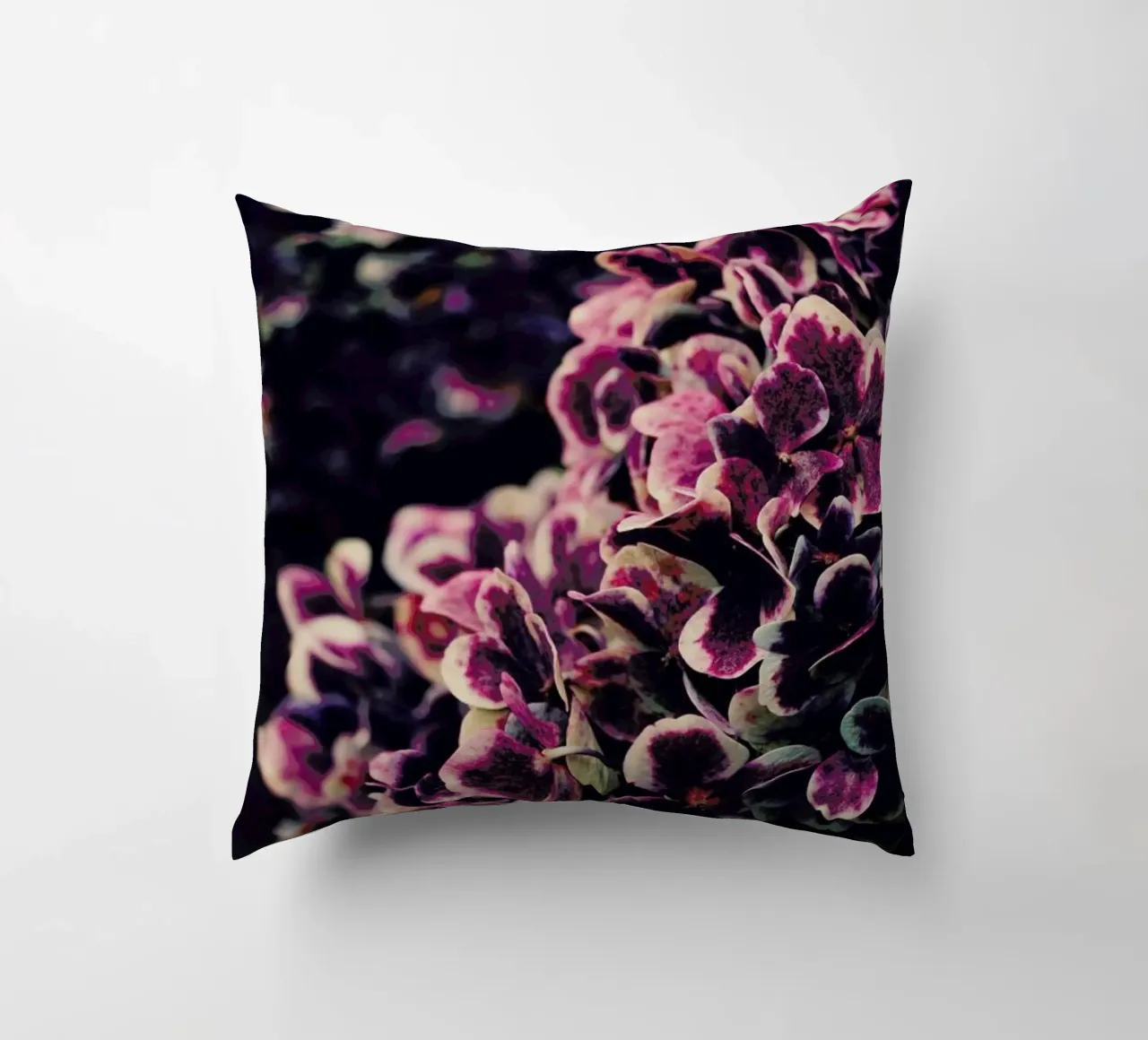 Deep Purple cuscino da Ingrid Beddoes