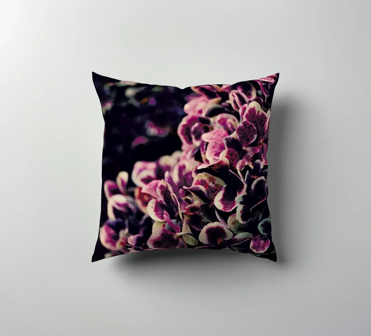 Deep Purple cuscino da Ingrid Beddoes