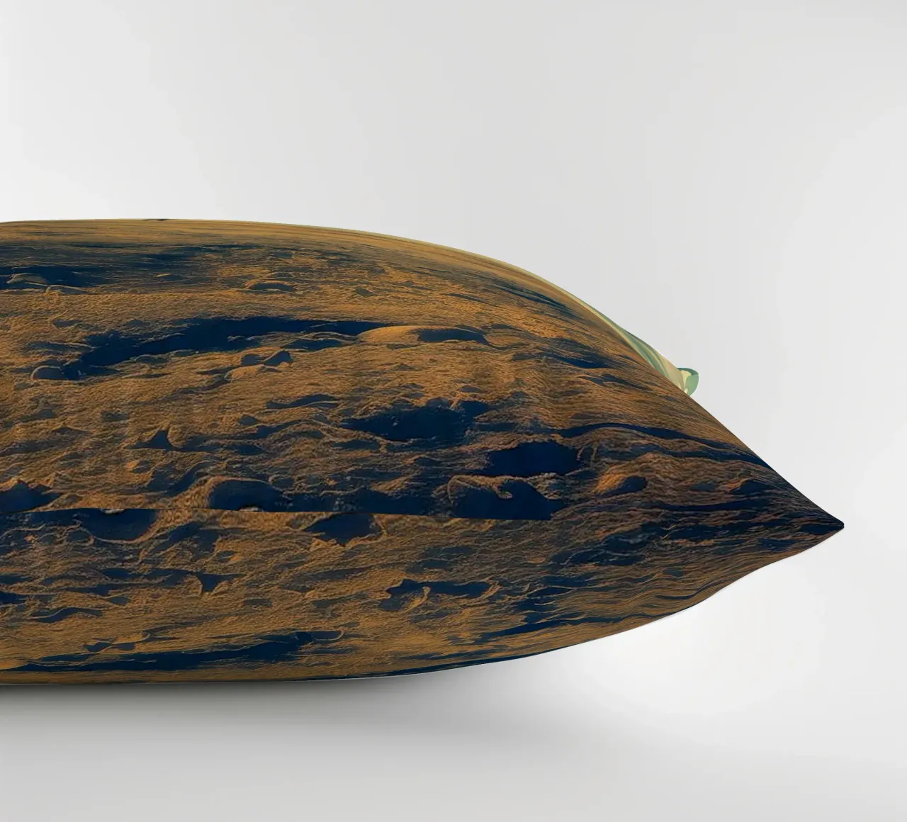 Heart of the World - Surreal Symbolic Landscape Print cuscino da Synthaira