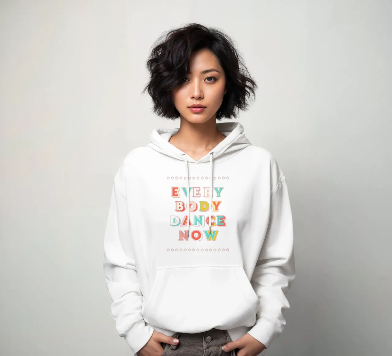 Pastel "Everybody Dance Now" Retro Typography felpa con cappuccio da showmemars