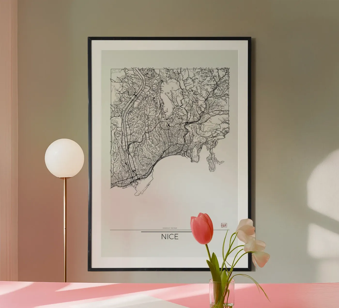 Nice Minimal poster van Hubert Roguski