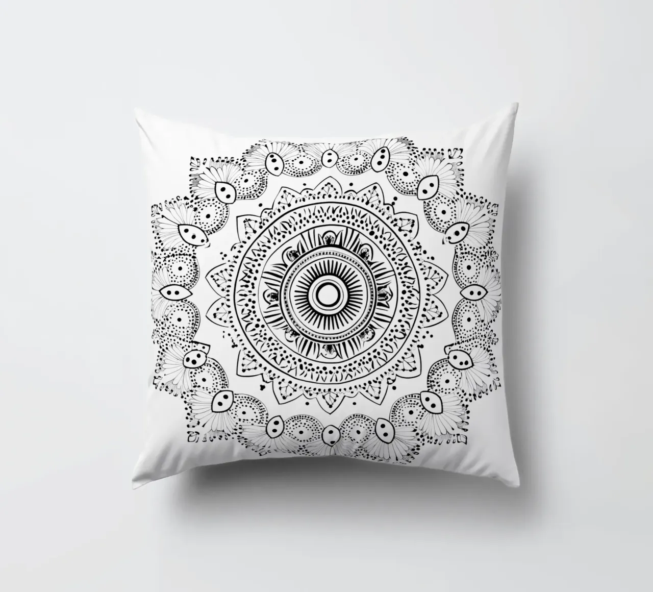 Mandala in bianco e nero cuscino da Spiritual Touch
