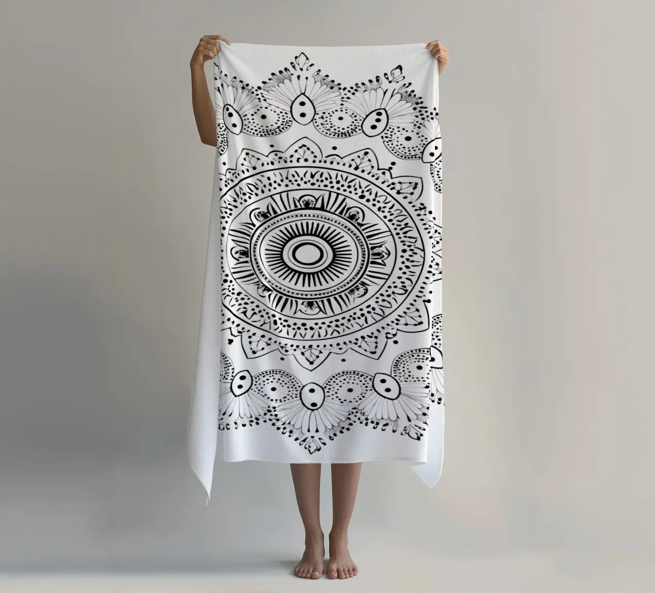 Mandala in bianco e nero telo mare da Spiritual Touch