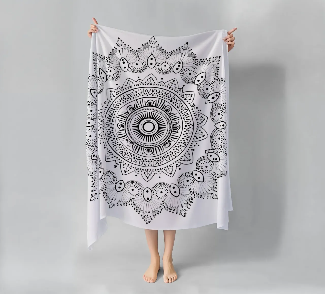 Mandala in bianco e nero telo mare da Spiritual Touch