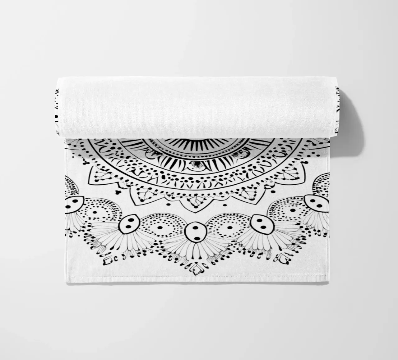 Mandala in bianco e nero telo mare da Spiritual Touch