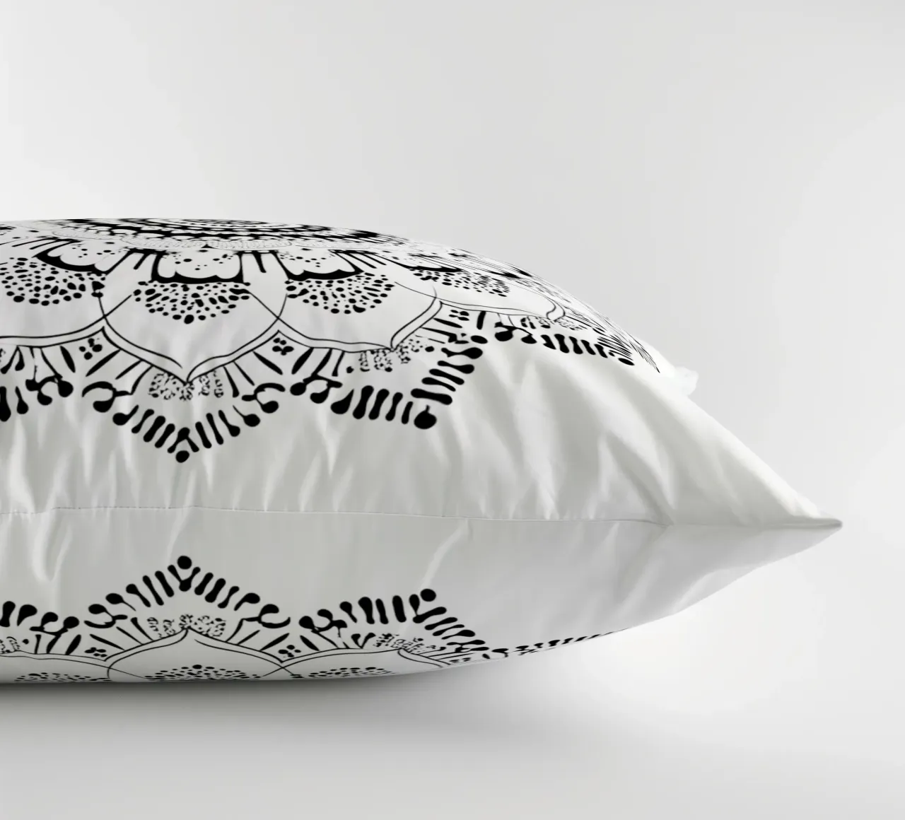 Mandala in bianco e nero cuscino da Spiritual Touch