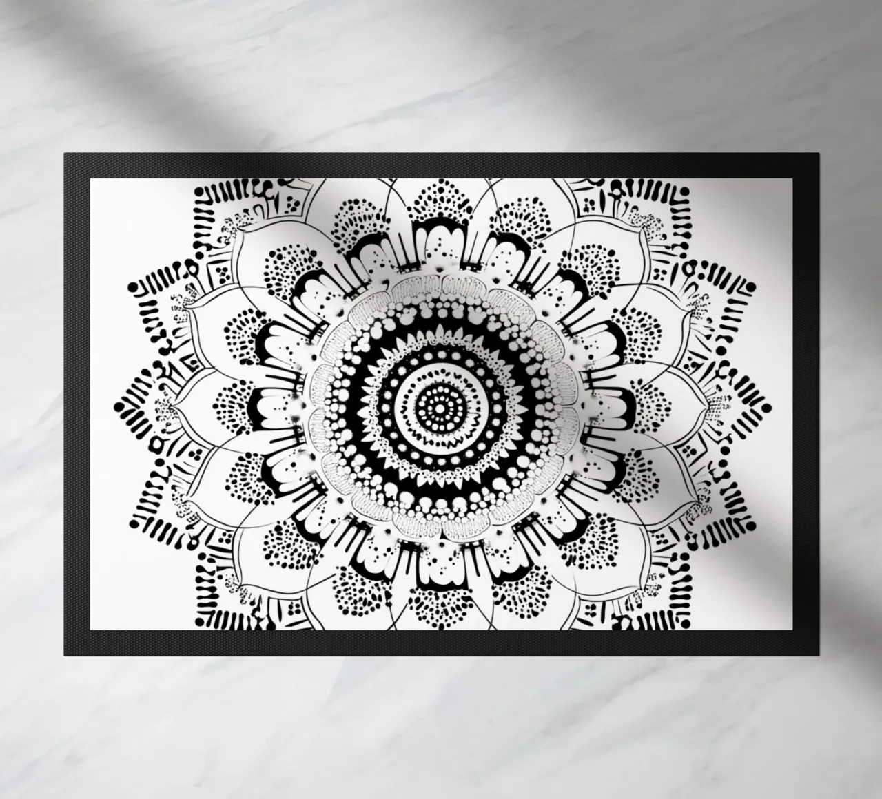 Mandala in bianco e nero zerbino da Spiritual Touch
