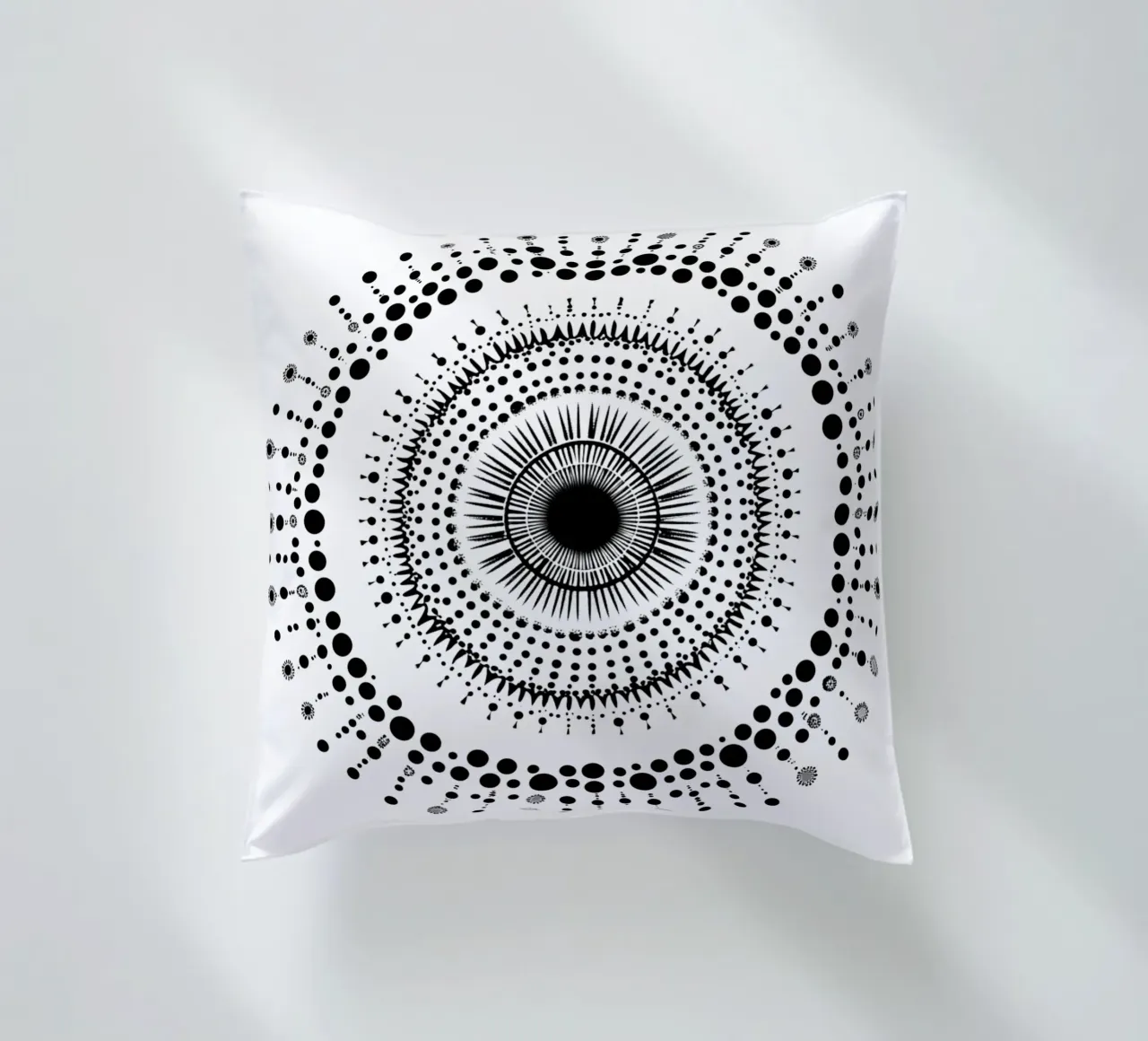 Mandala in bianco e nero cuscino da Spiritual Touch