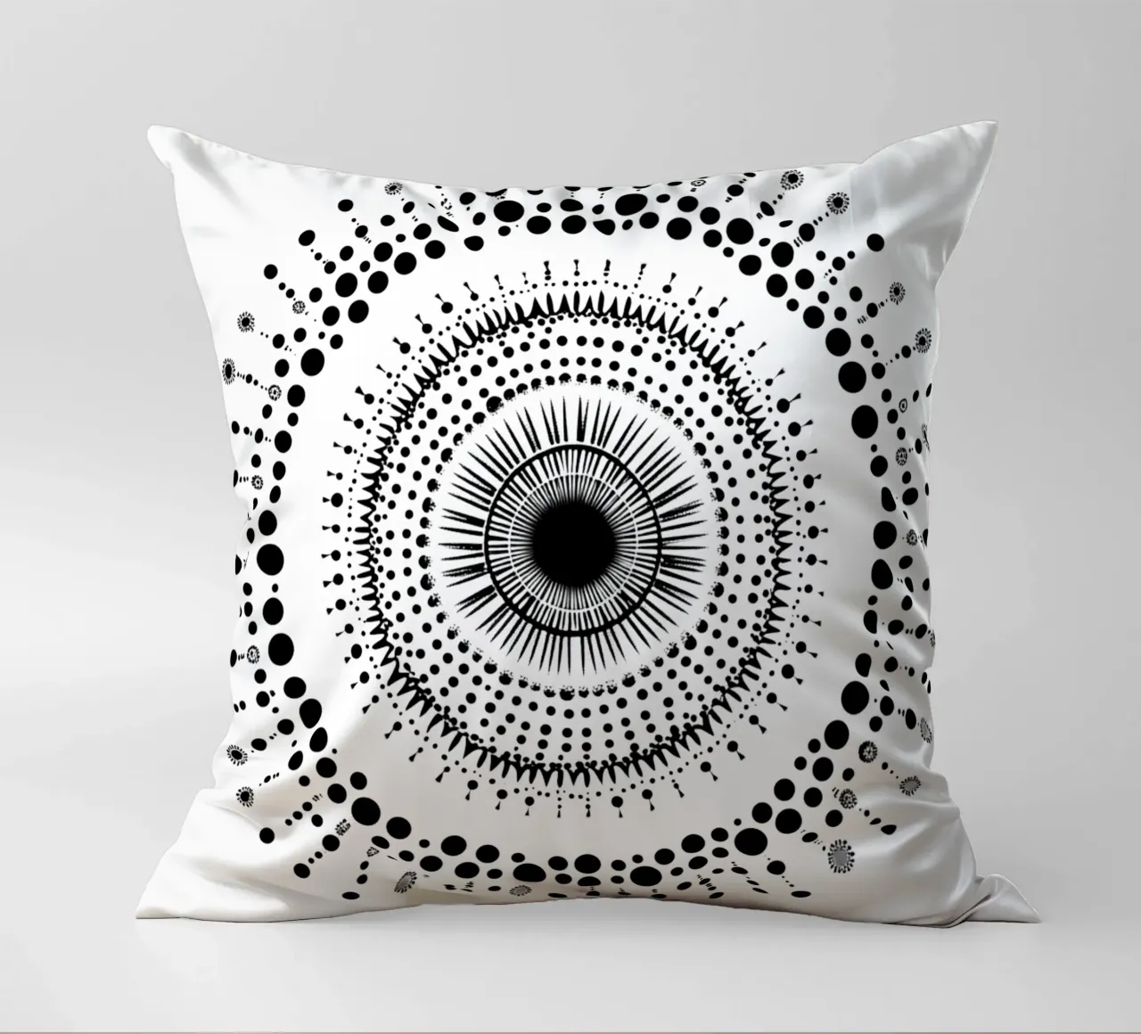 Mandala in bianco e nero cuscino da Spiritual Touch