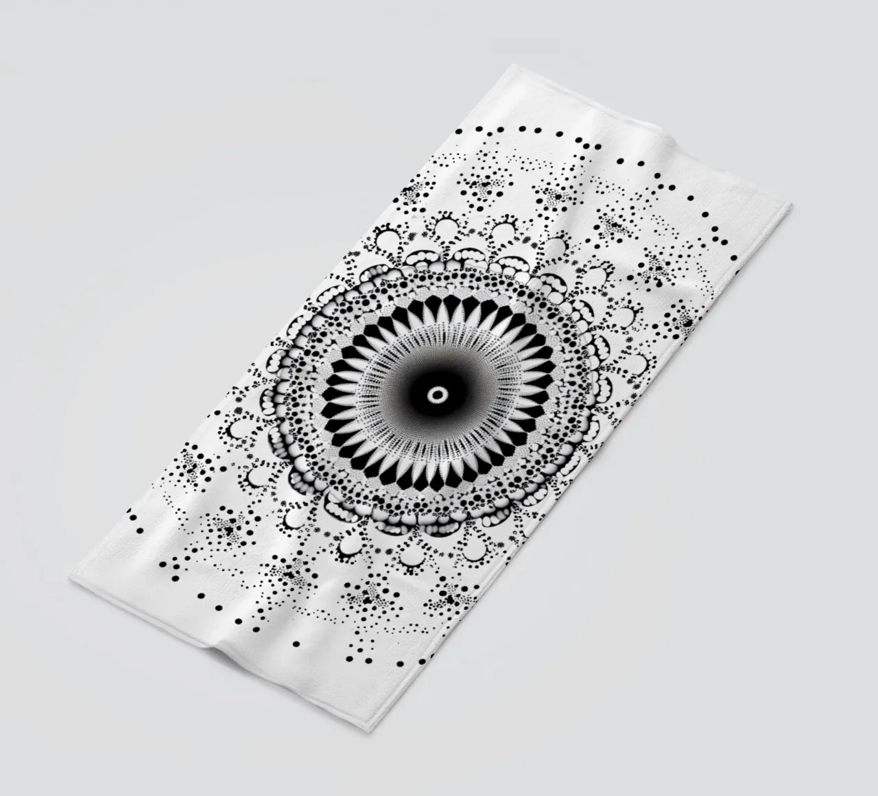 Mandala in bianco e nero telo mare da Spiritual Touch