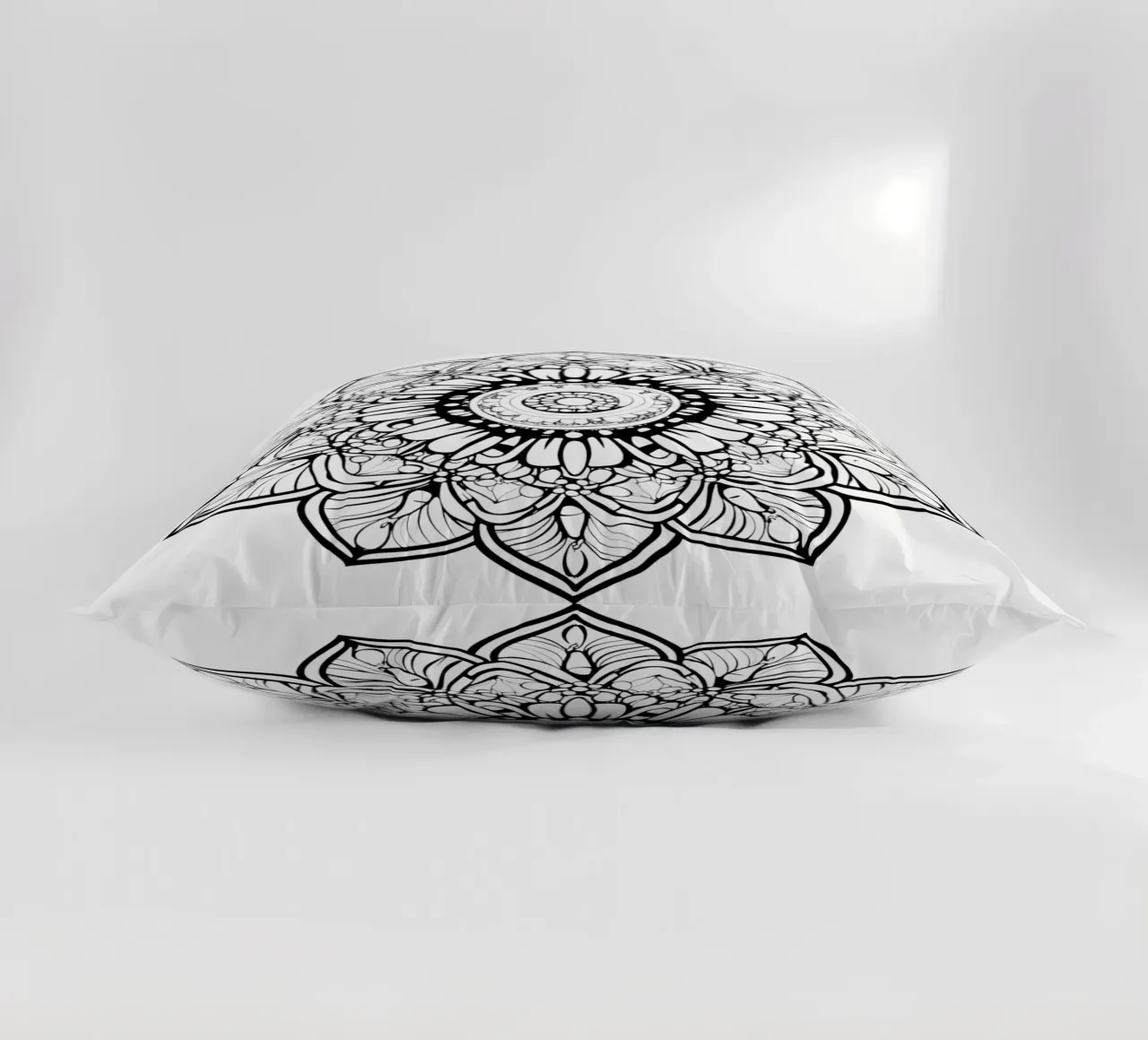 Mandala in bianco e nero cuscino da Spiritual Touch