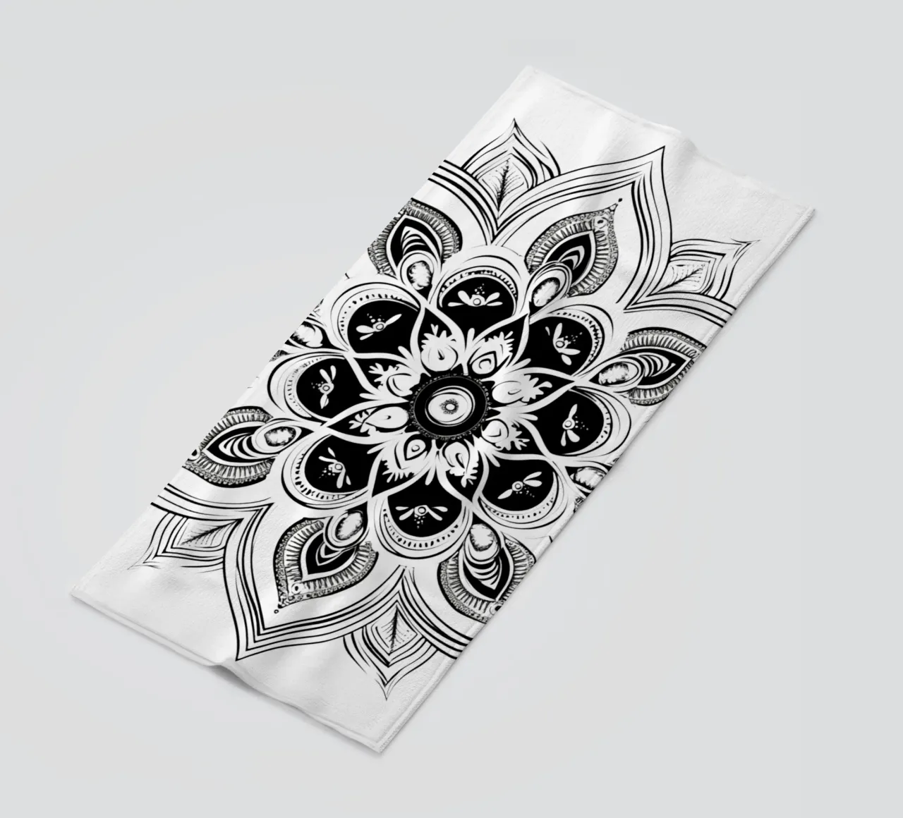 Mandala in bianco e nero telo mare da Spiritual Touch