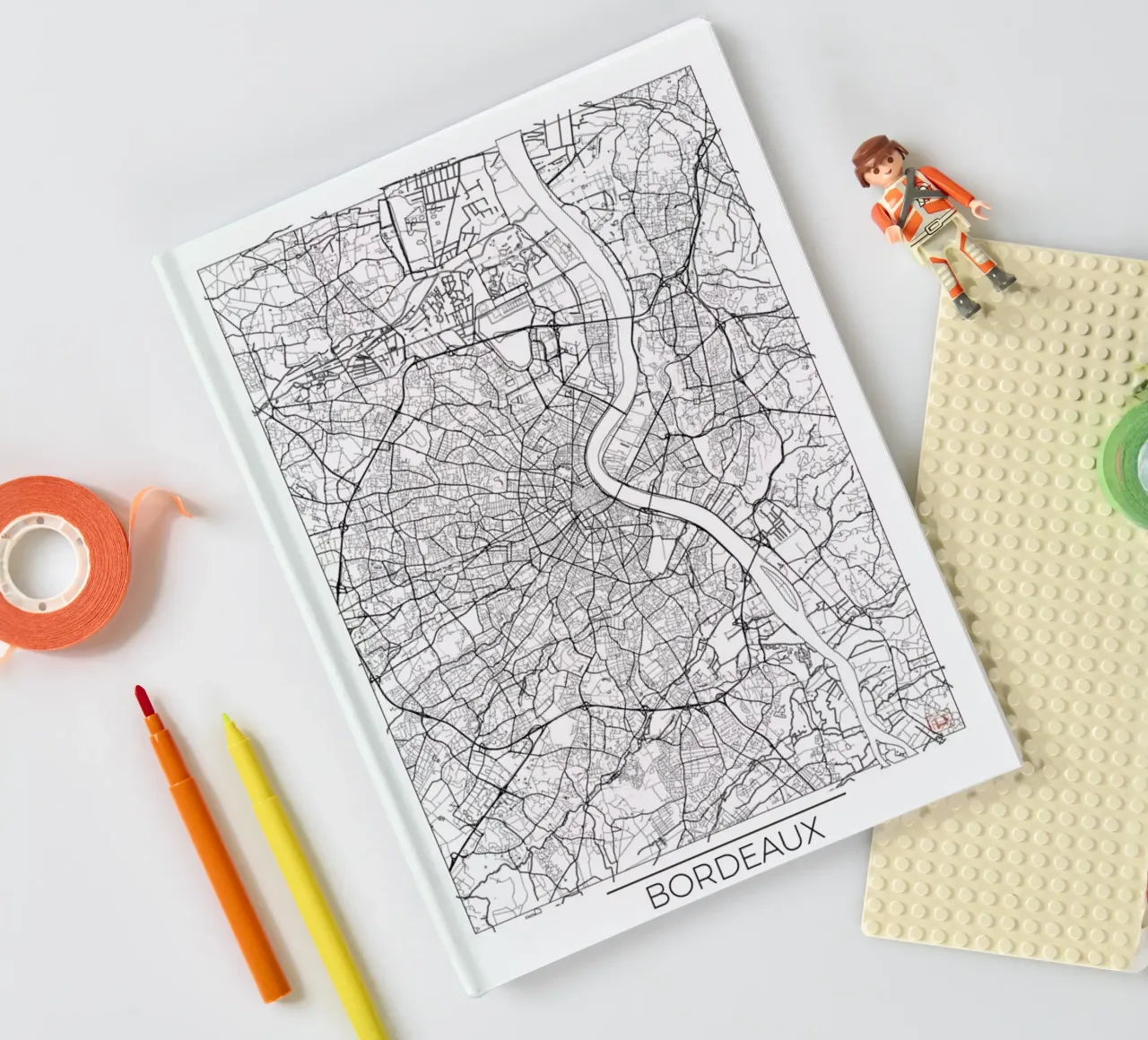Bordeaux Minimal notebook by Hubert Roguski