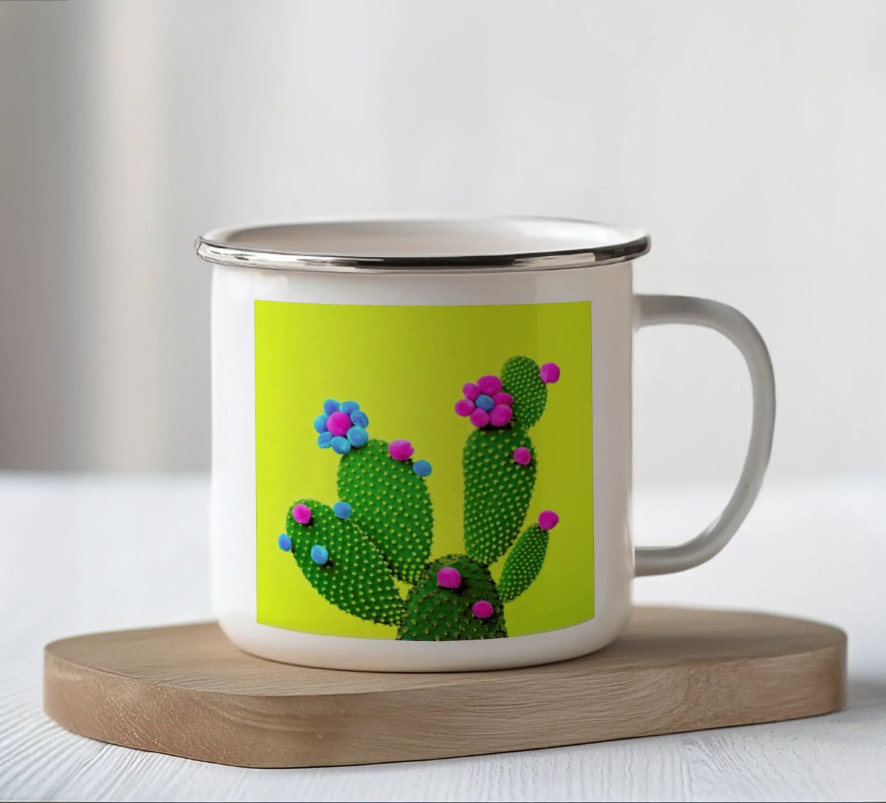 Sunshine in the Desert tazza in smalto da Juj Winn