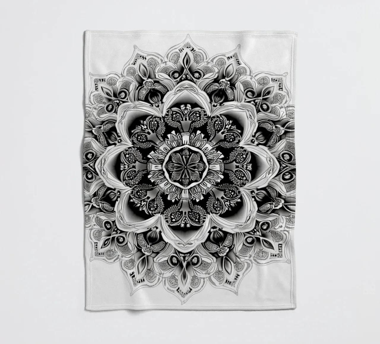 Mandala in bianco e nero coperta in pile da Spiritual Touch