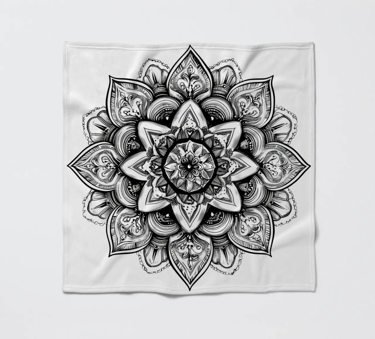 Mandala in bianco e nero coperta in pile da Spiritual Touch