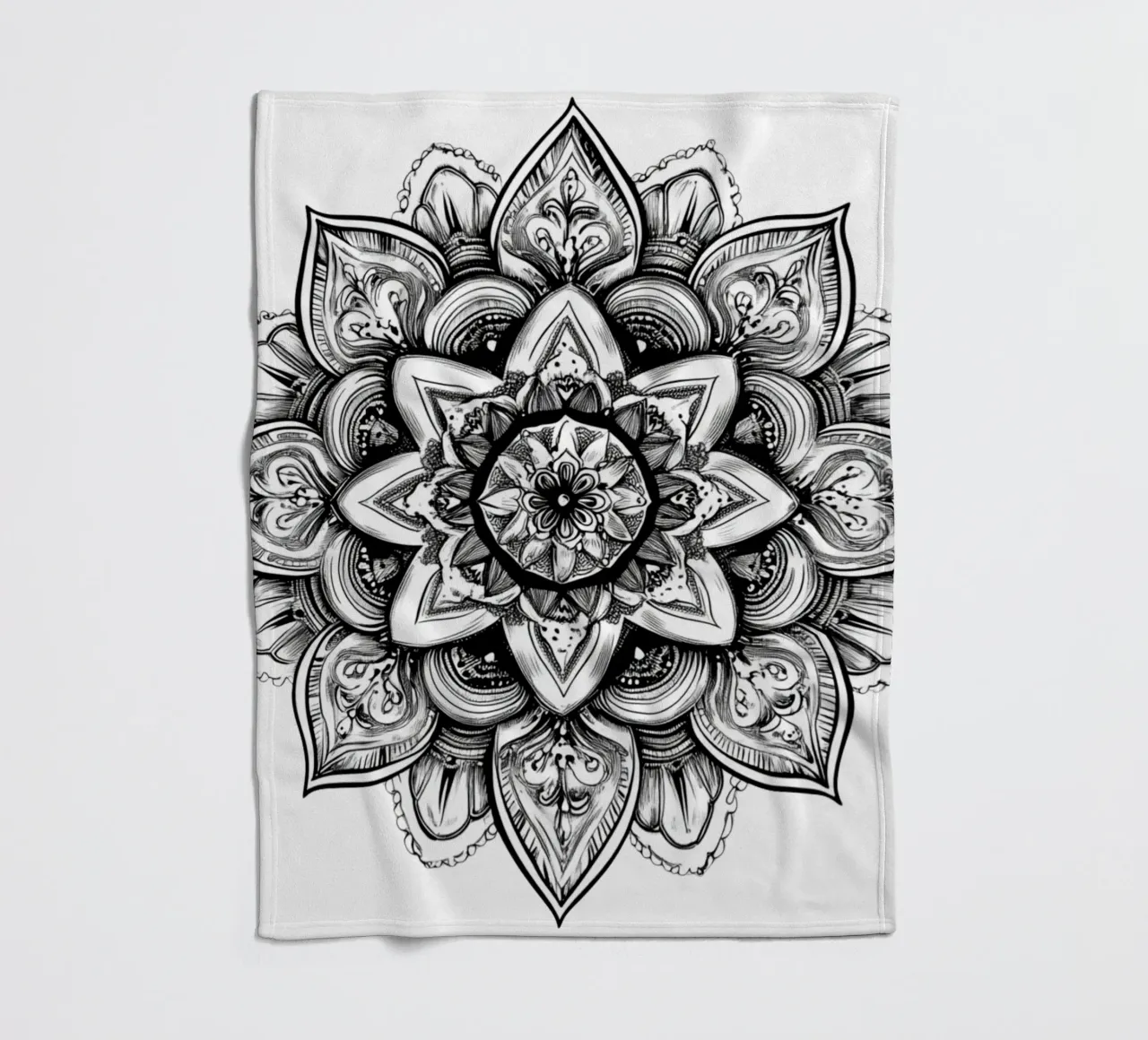 Mandala in bianco e nero coperta in pile da Spiritual Touch