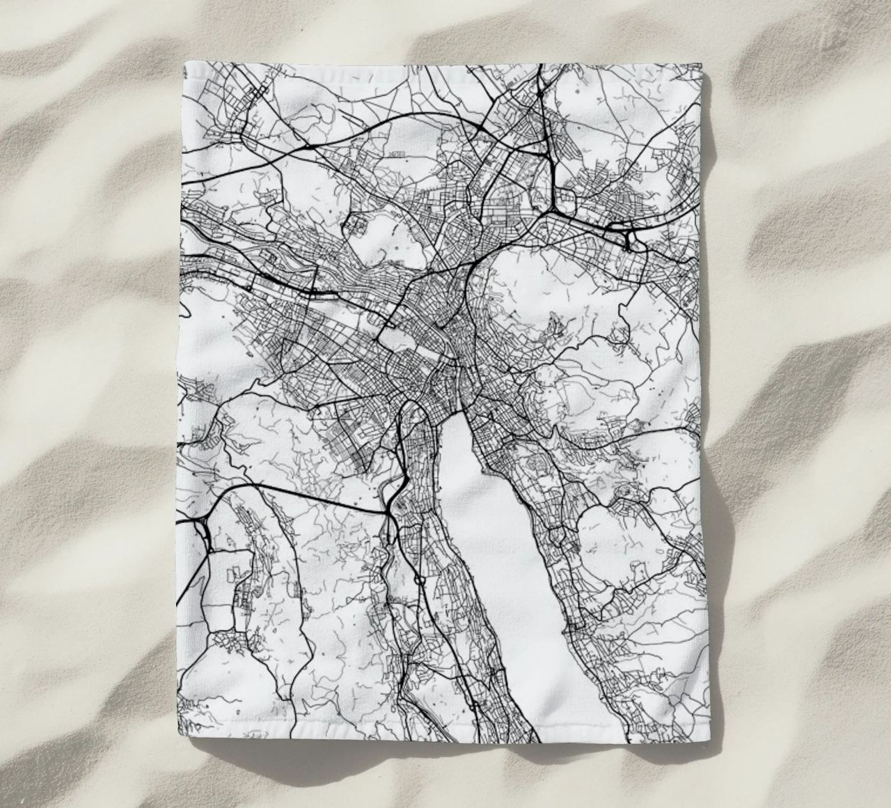 Zurich Minimal Strandtuch von Hubert Roguski
