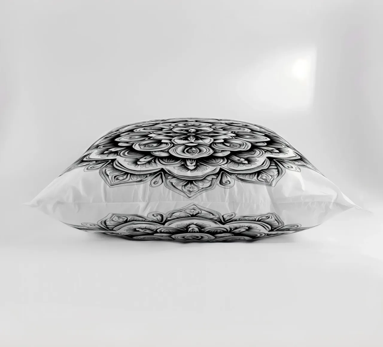 Mandala in bianco e nero cuscino da Spiritual Touch