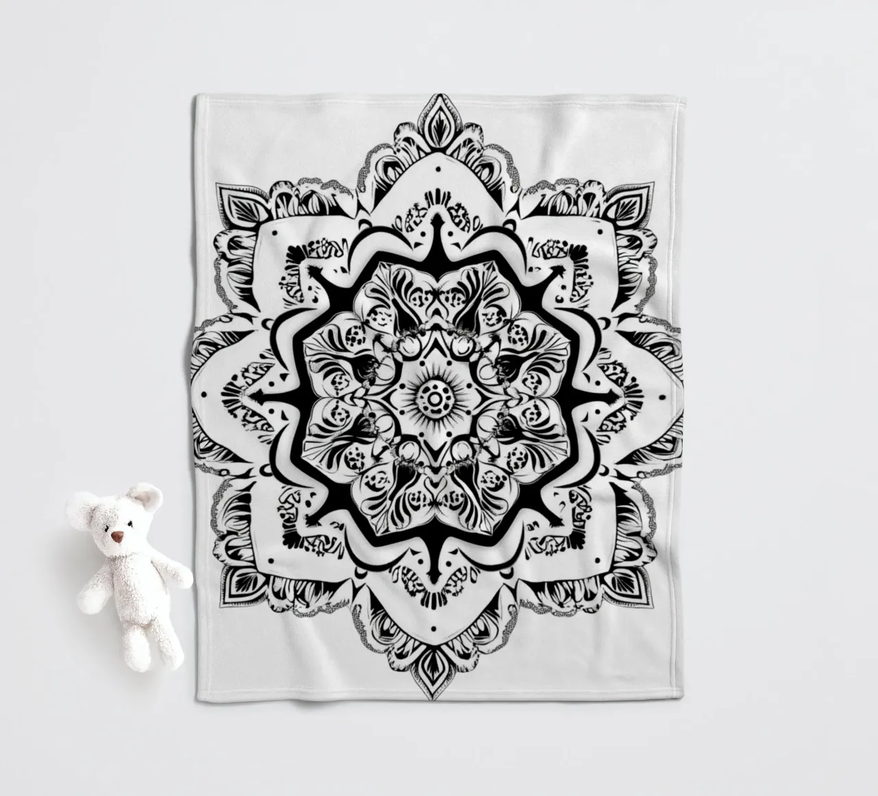 Mandala in bianco e nero coperta in pile da Spiritual Touch