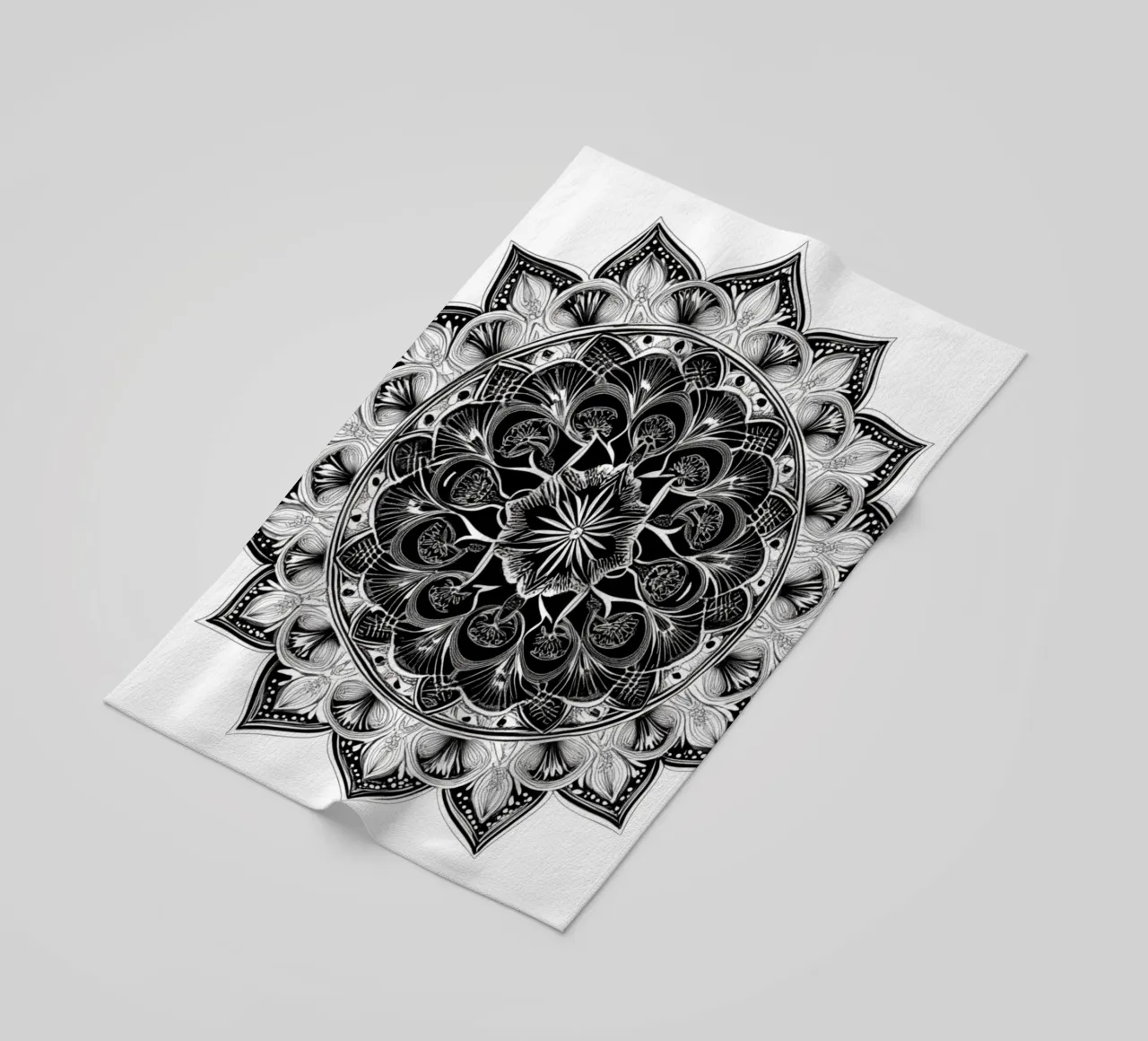 Mandala in bianco e nero telo mare da Spiritual Touch