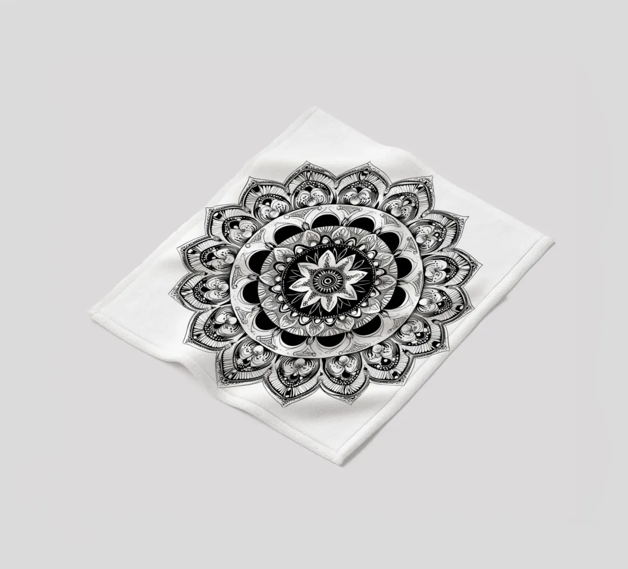Mandala in bianco e nero coperta in pile da Spiritual Touch