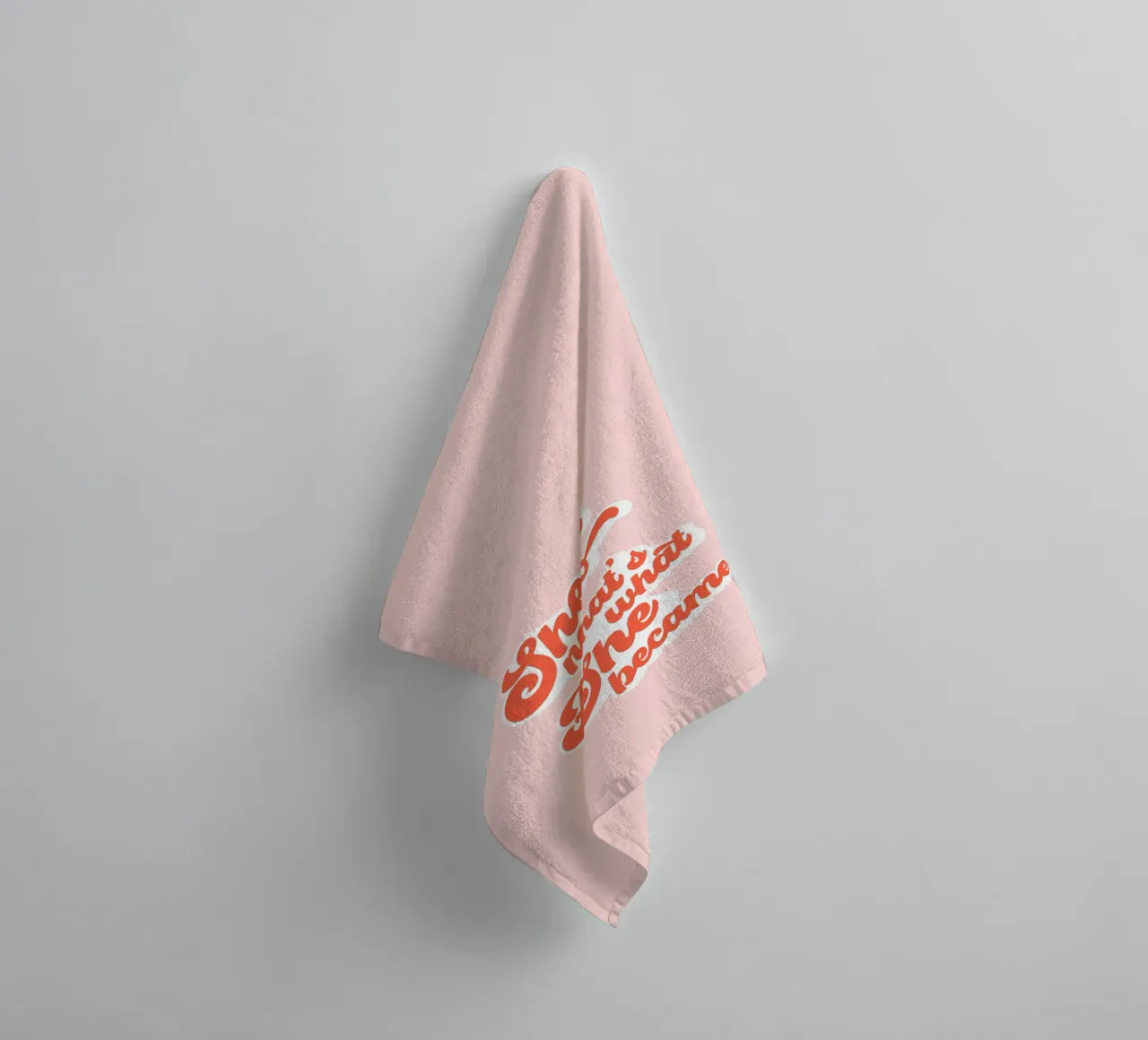 Elle avait besoin d'un héros - Groovy Typographic Print serviette de bain de Dominique Vari Words