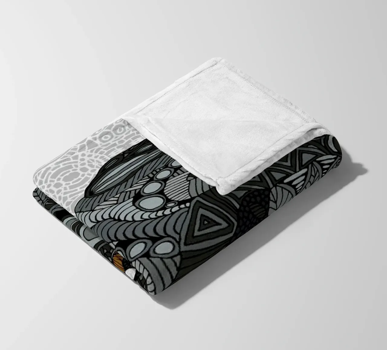 Black Pug coperta in pile da Angelika Parker