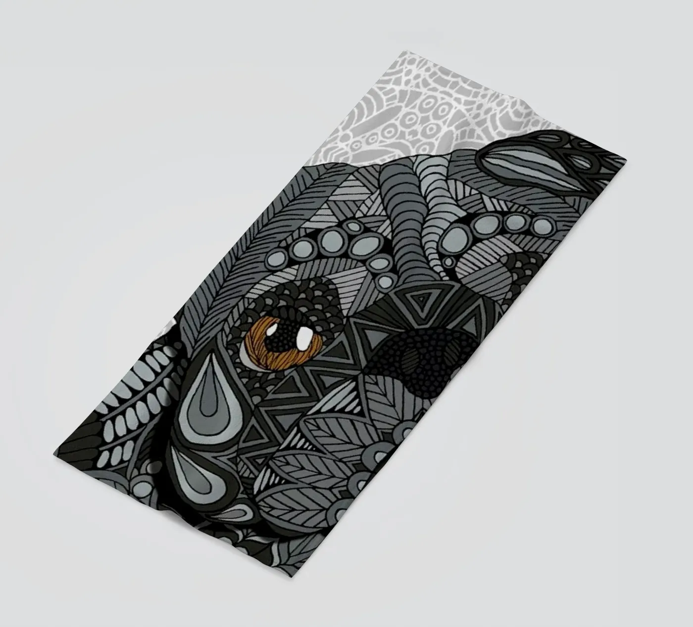 Black Pug telo mare da Angelika Parker