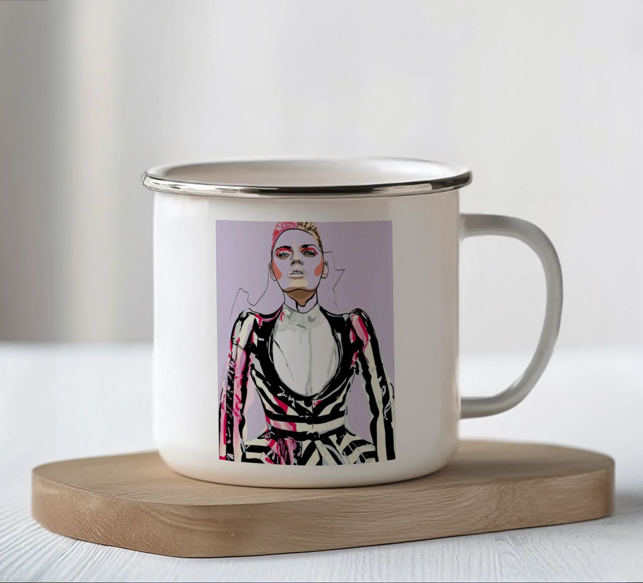 Pretty in Pink 3 tazza in smalto da Marcell Naubert