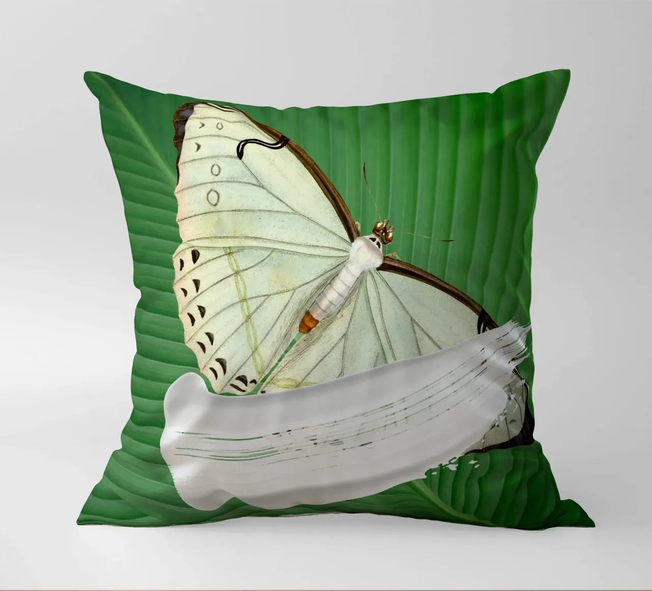 Butterfly on the leaf cuscino da LisaArtes