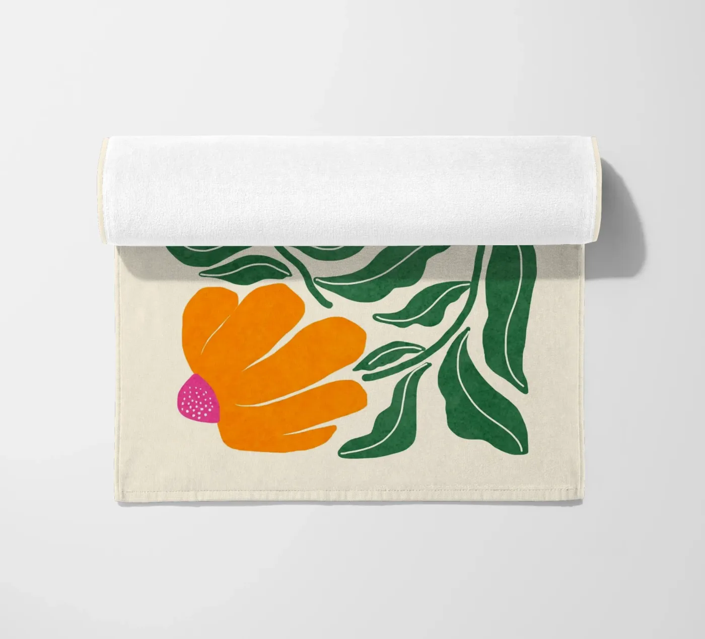 Whimsy Bloom - bright serviette de plage de Gale Switzer