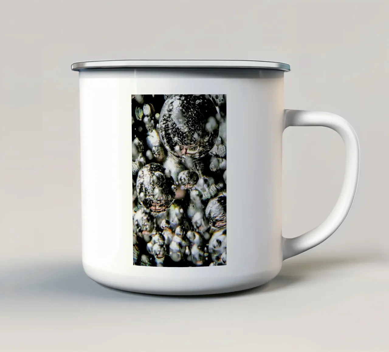 Space tazza in smalto da Shot By Clint