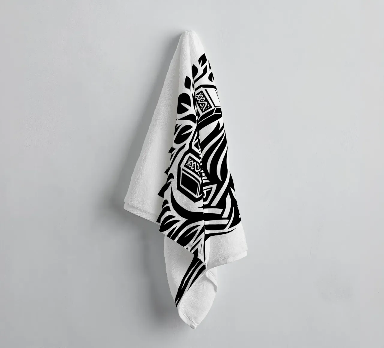 Mandala in bianco e nero asciugamano da bagno da Spiritual Touch